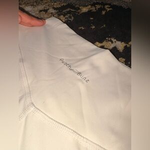 Peachy Bunz Cream short